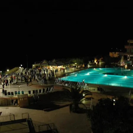 Apartament Cala Corvino *